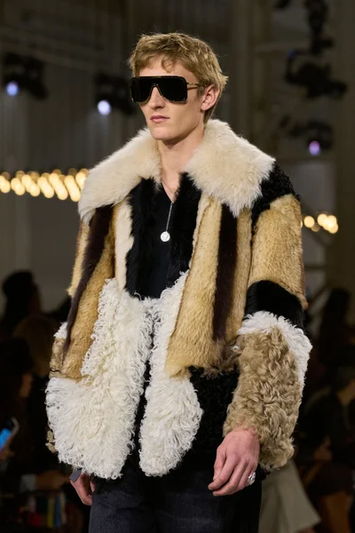 Look 97